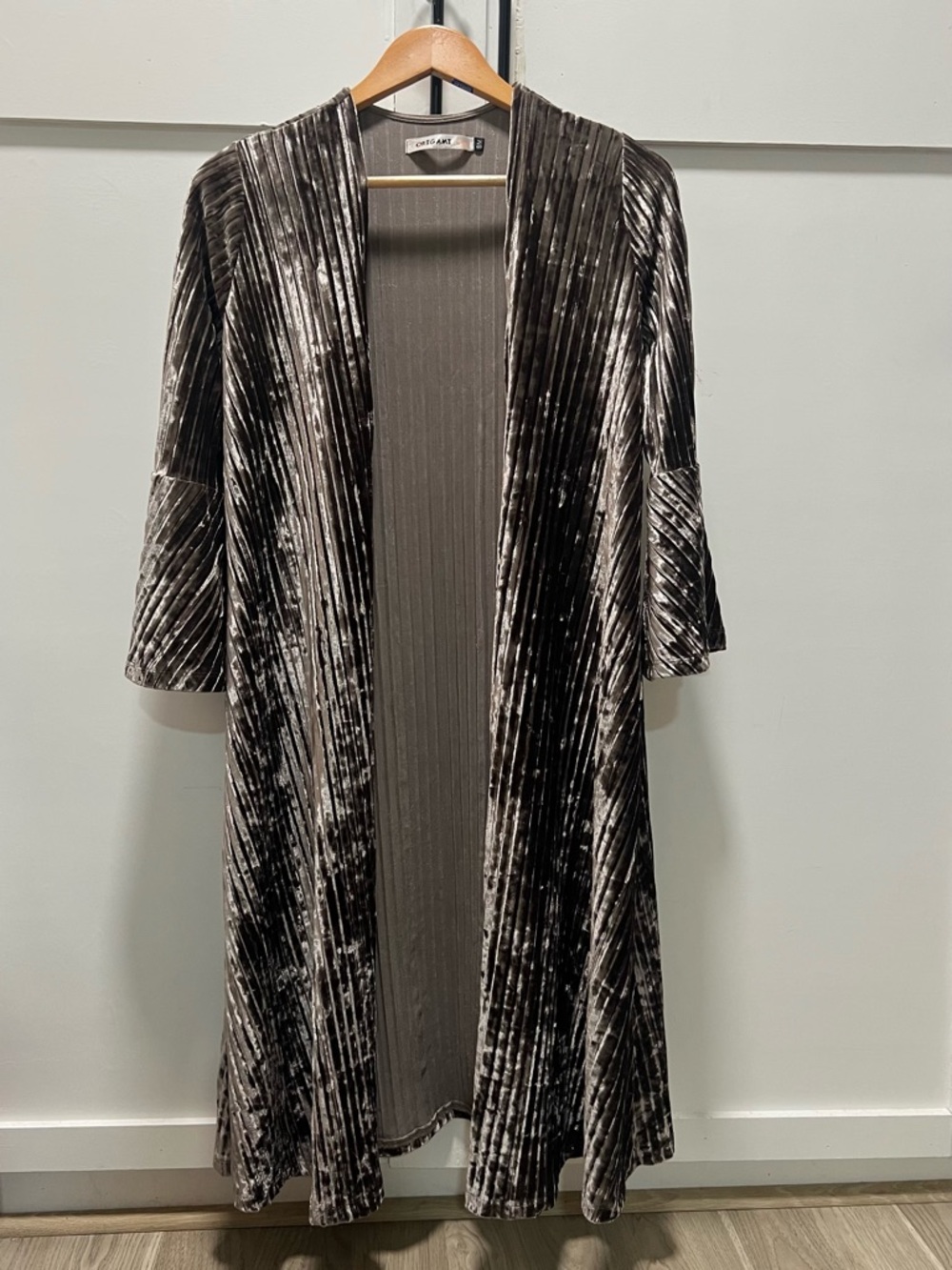 Origami - Crushed Velvet Open Duster - Gray / Silver